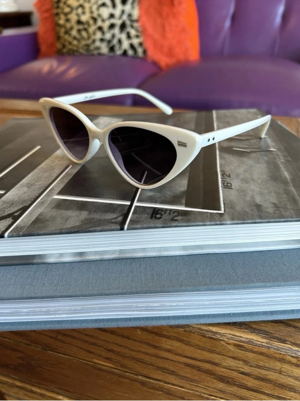 Free People White Cat Eye Sunglasses Retro Y2K Tinted UV Fashion